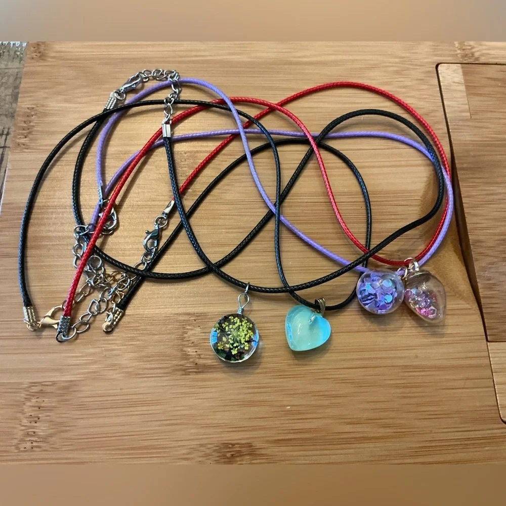Set of 4 Pendant Necklace